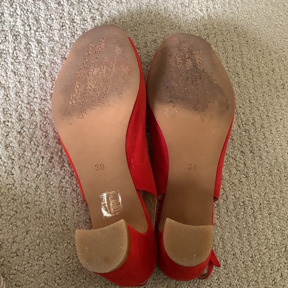 Red sandles - Picture 3 of 3